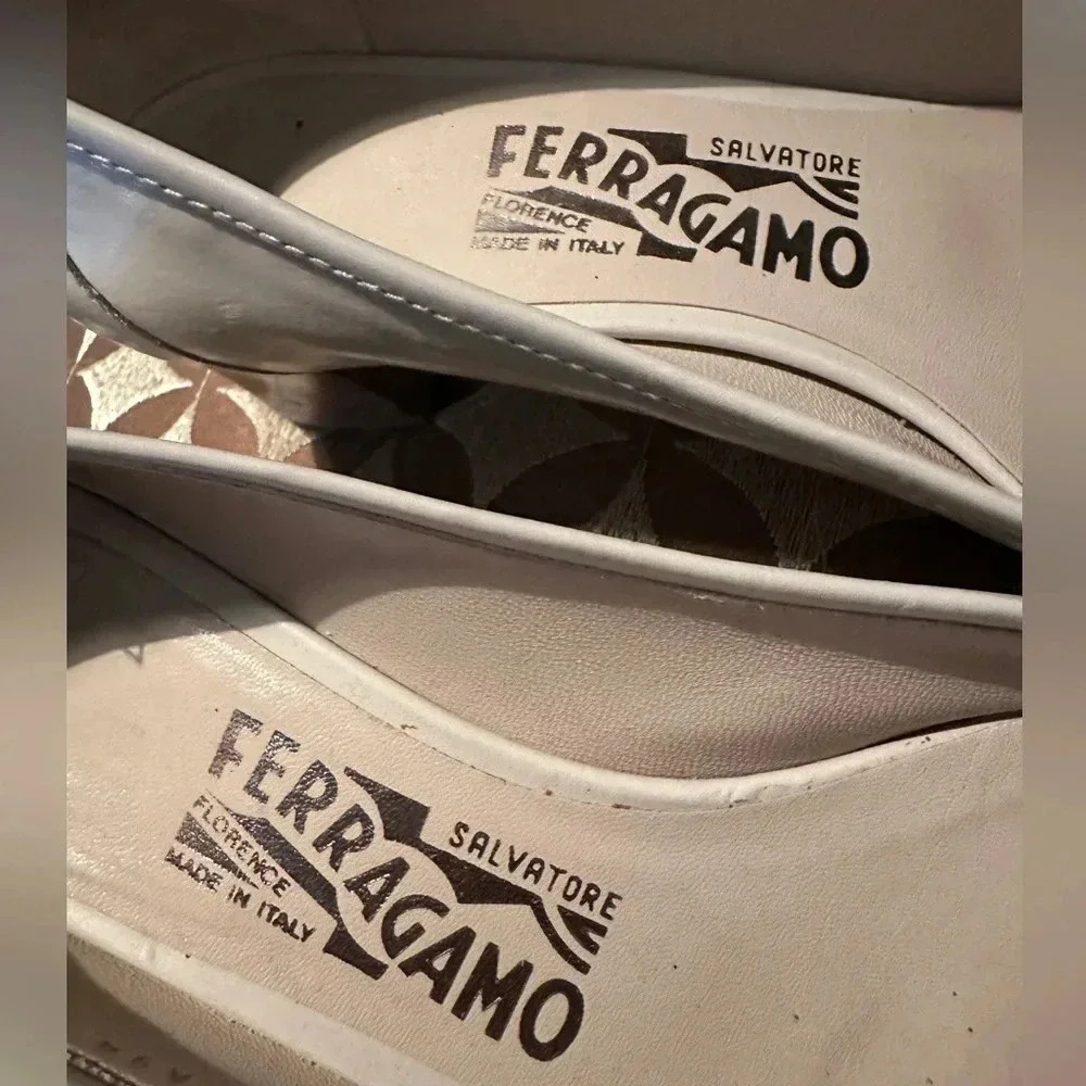 Salvatore Ferragamo cream pumps size 8 2A - Picture 9 of 10